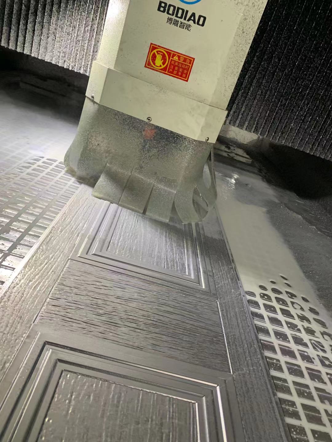 鋁門精雕實(shí)拍圖片