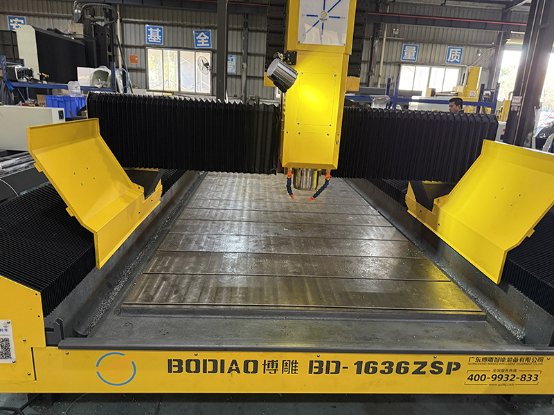 模具精雕機(jī)